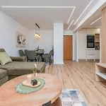 Апартаменты Cozy In With Wifi Задар