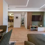 Cozy In With Wifi Апартаменты
