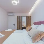 Cozy In With Wifi Апартаменты