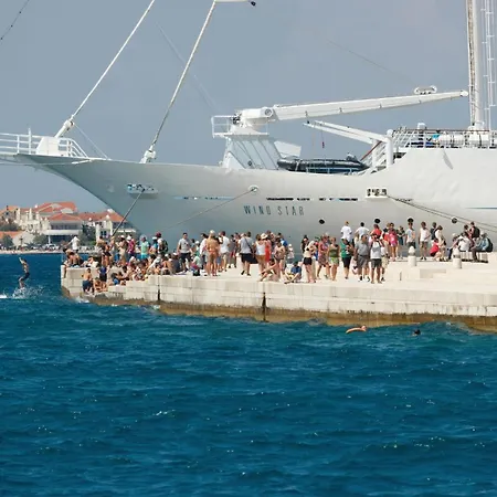 2 Bedroom Gorgeous In Apartment Zadar