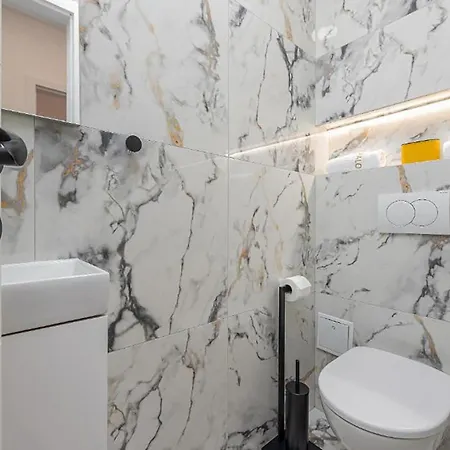 2 Bedroom Gorgeous In Lejlighed Zadar