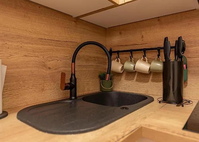 Apartment 2 Bedroom Gorgeous In