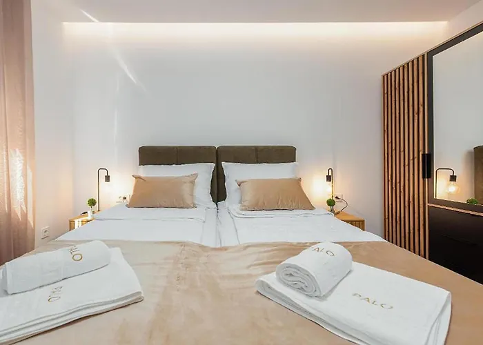 2 Bedroom Gorgeous In Apartment *